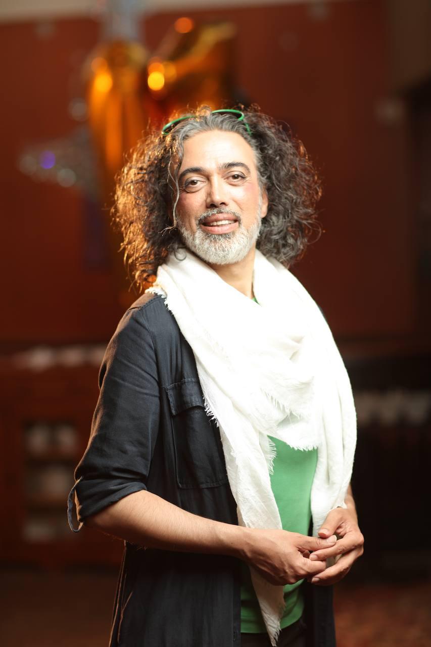 Portrait — warmth & presence