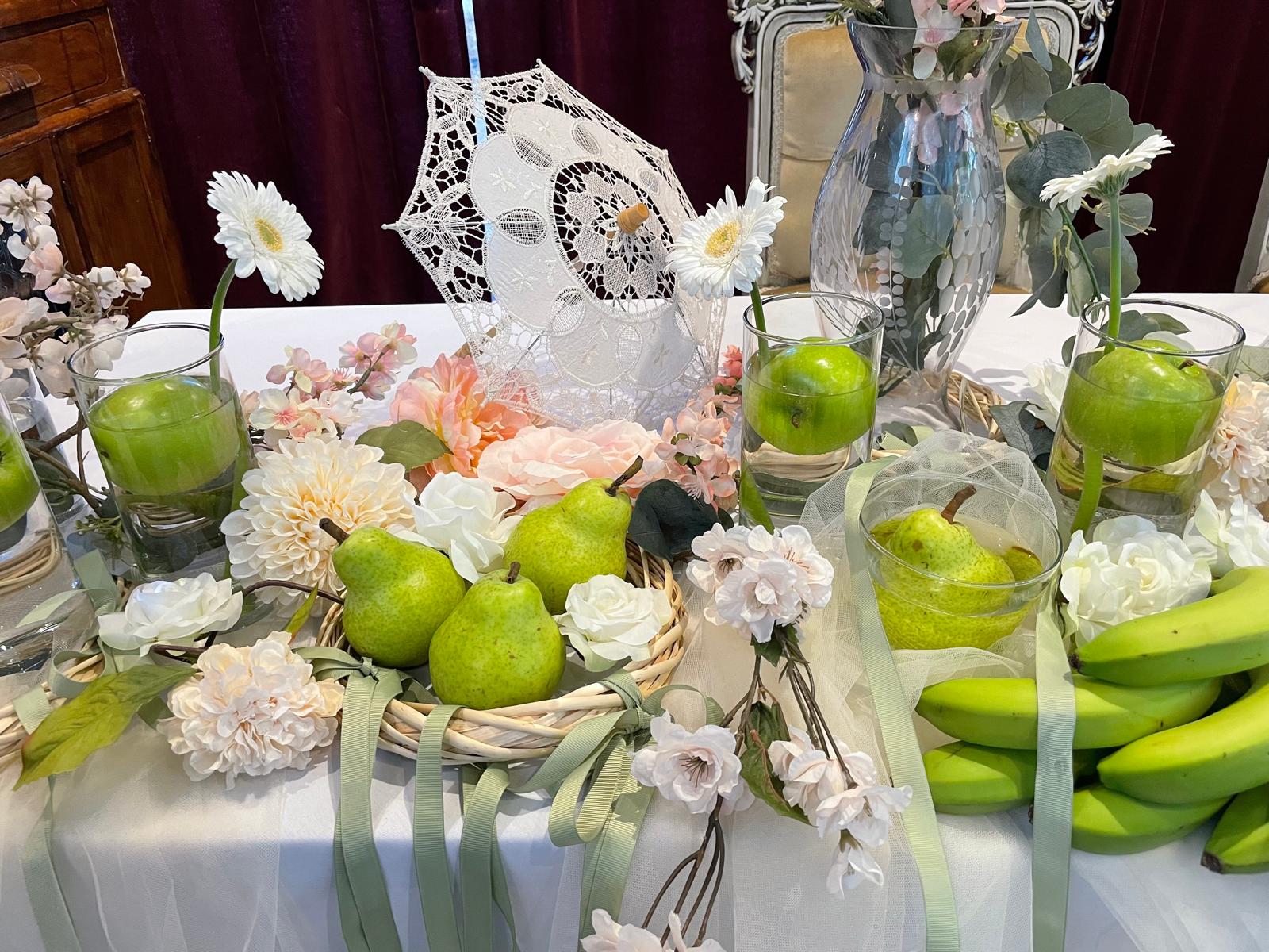 Garden party — pears, lace & blossom